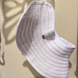 Scale Chic White and Tan Women's Sun Hat